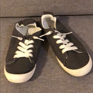 American Eagle Sneakers